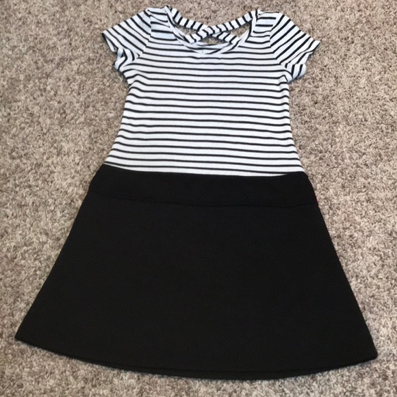 Little girls dress - Picture 2 of 2